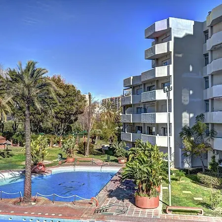 Benalbeach With Side Sea Views Apartmán