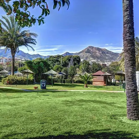 Apartmán Benalbeach With Side Sea Views *